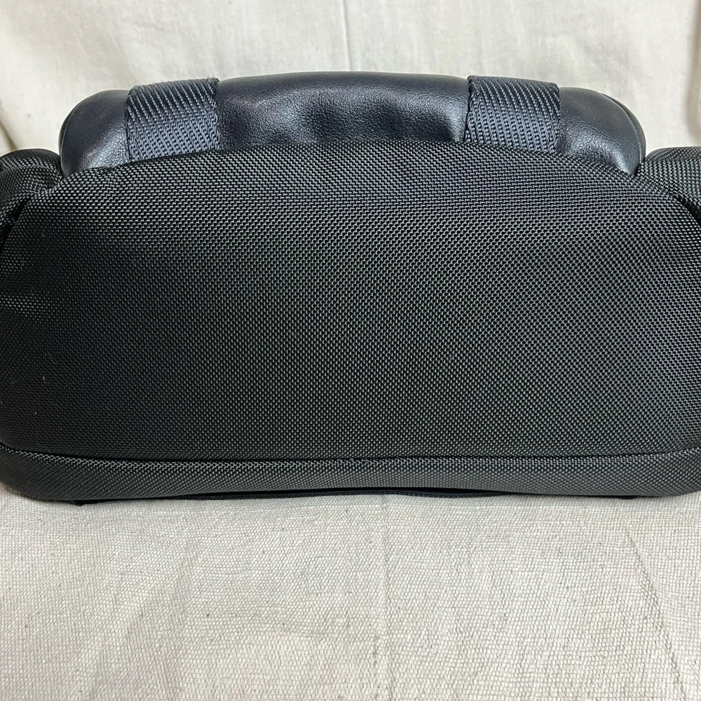 Tumi Backpack Alpha Bravo Black leather details. Pristine condition. - Picture 6 of 9